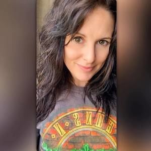 Meet your Posher, Crystal